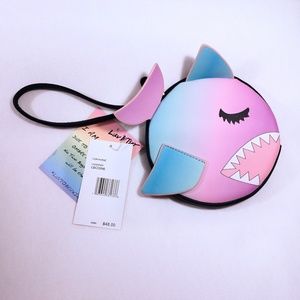 ❤️HOST PICK!❤️ Betsey Johnson Ombre Shark Wristlet